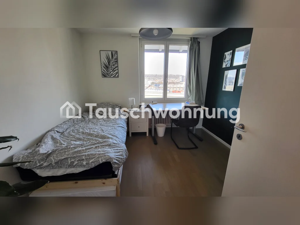 Appartement de 3 pièces

Je propose mon appartement de 3 pièces confortable dans le quartier animé du Kreis 4. Il fait environ 65 m² et le loyer est de 1700 CHF. Je me réjouis d'un échange ! N'hésite pas à me contacter pour plus de détails sous., photo 4 sur 8