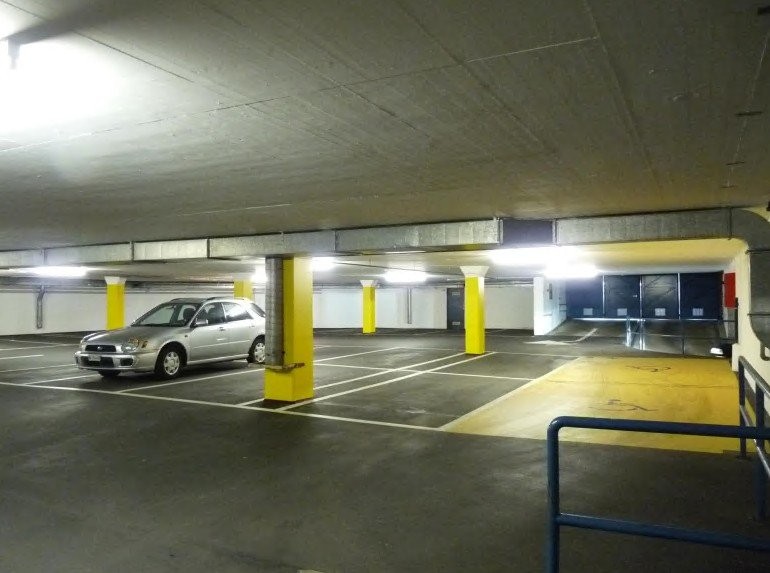 Place de parc souterrain de 12m²