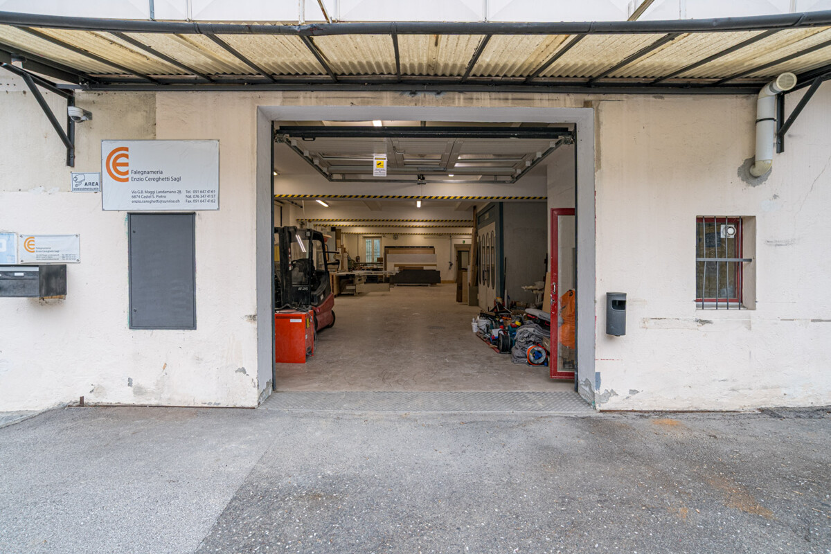 Local de stockage de 385m²
