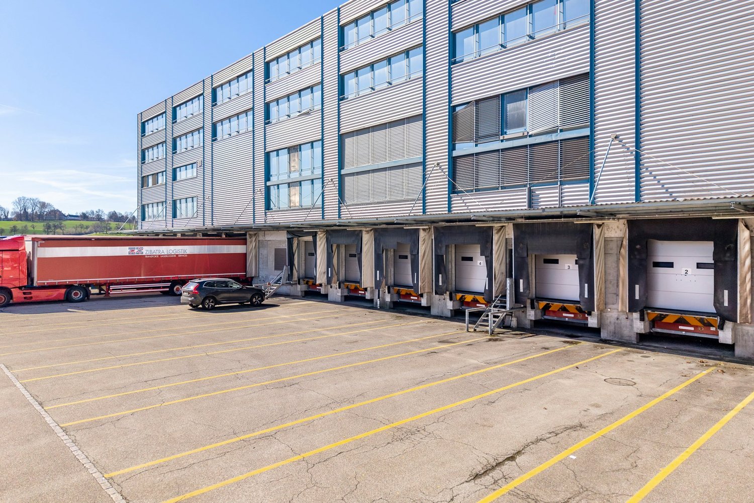 2500m² commercial, photo 3 sur 10