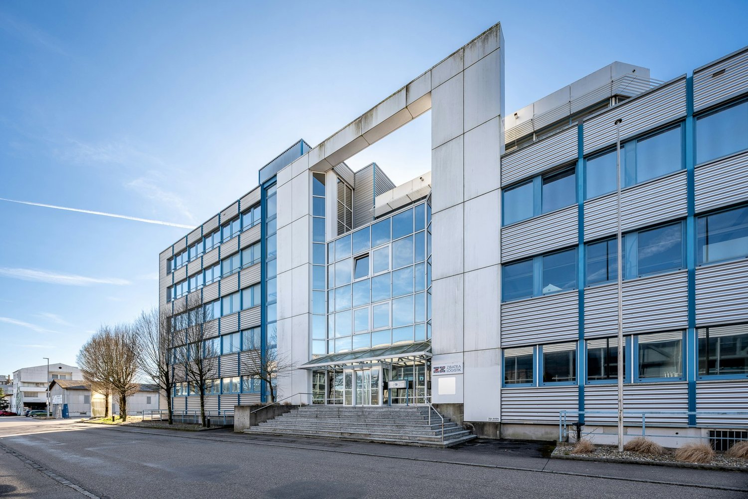 2500m² commercial, photo 1 sur 10