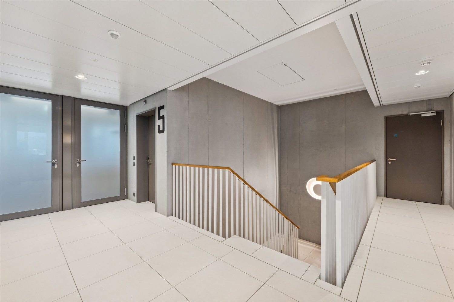 613m² bureau