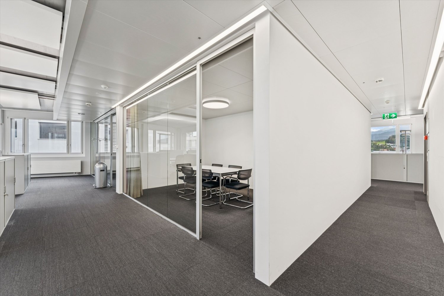 613m² bureau