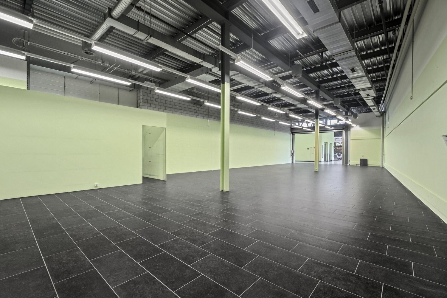 190m² magasin, photo 3 sur 10