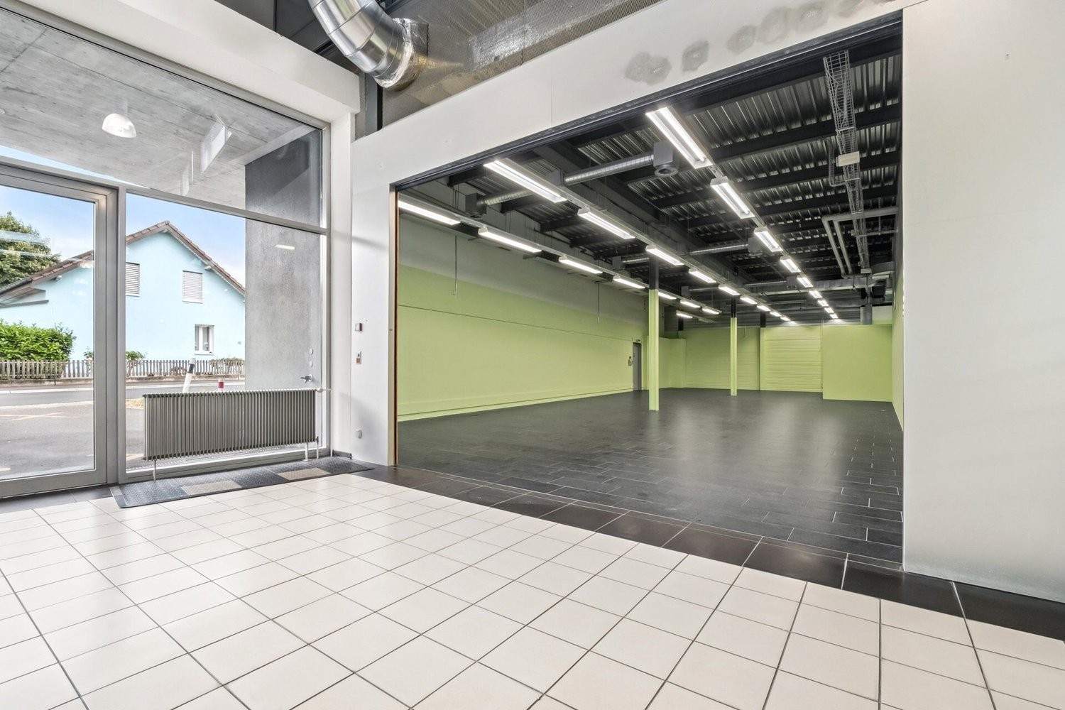 190m² magasin, photo 2 sur 10