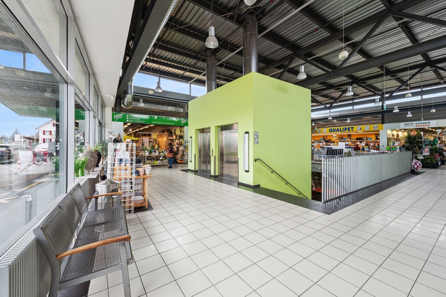 190m² magasin, photo 6 sur 10