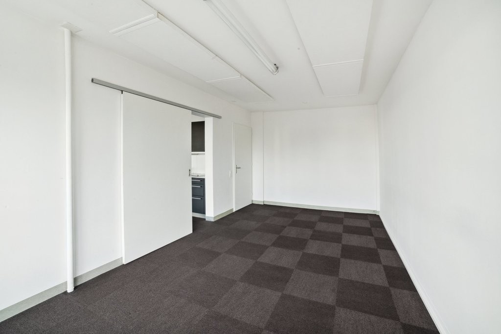 161m² office