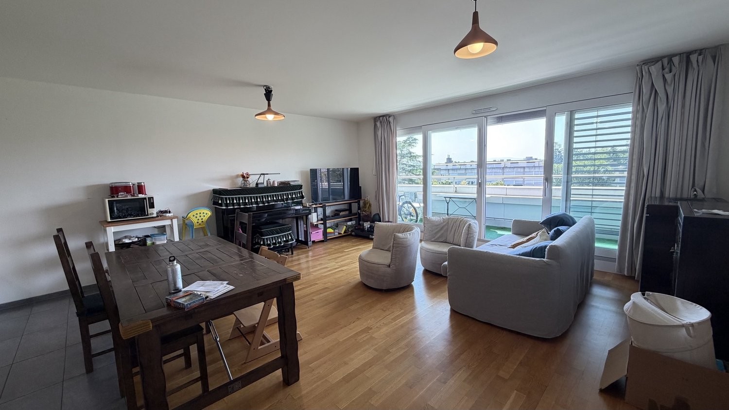 6 rooms apartment