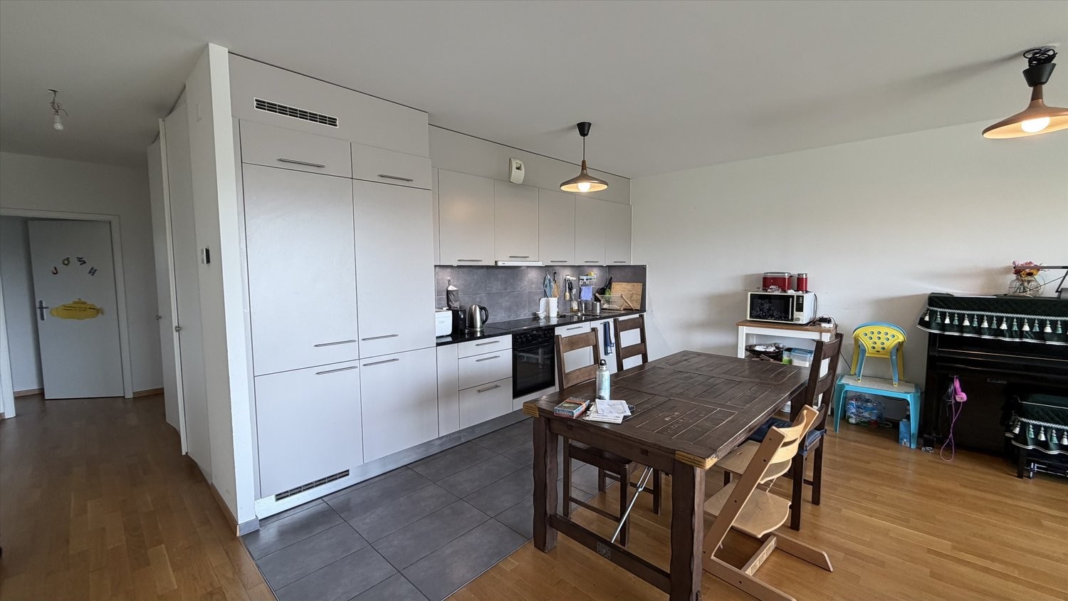 6 rooms apartment