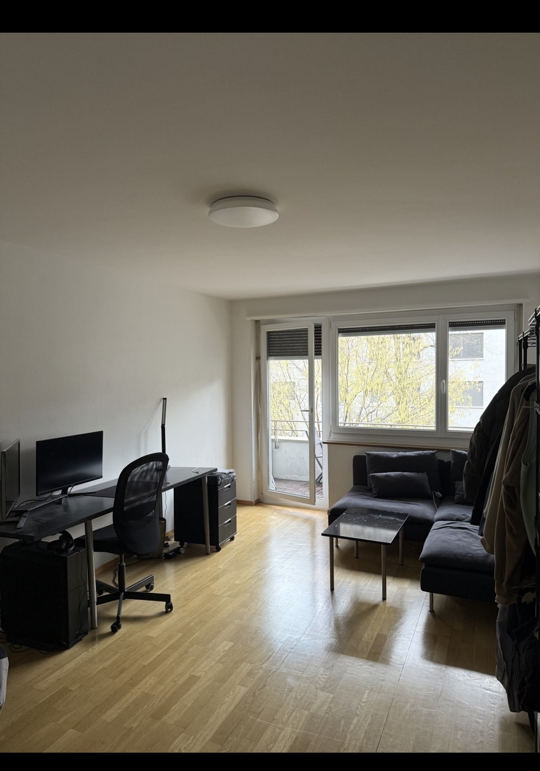 Chambre dans une colocation

Je quitte ma chambre de 21sqm dans une colocation.

Pour toute personne intéressée, les documents nécessaires sont :

Pass/ID
Aktueller Betreibungsregisterauszug
Einkommensnachweis bzw. Arbeitsvertrag
Foto
Vollständig ausgefülltes Bewohnerdatenblatt