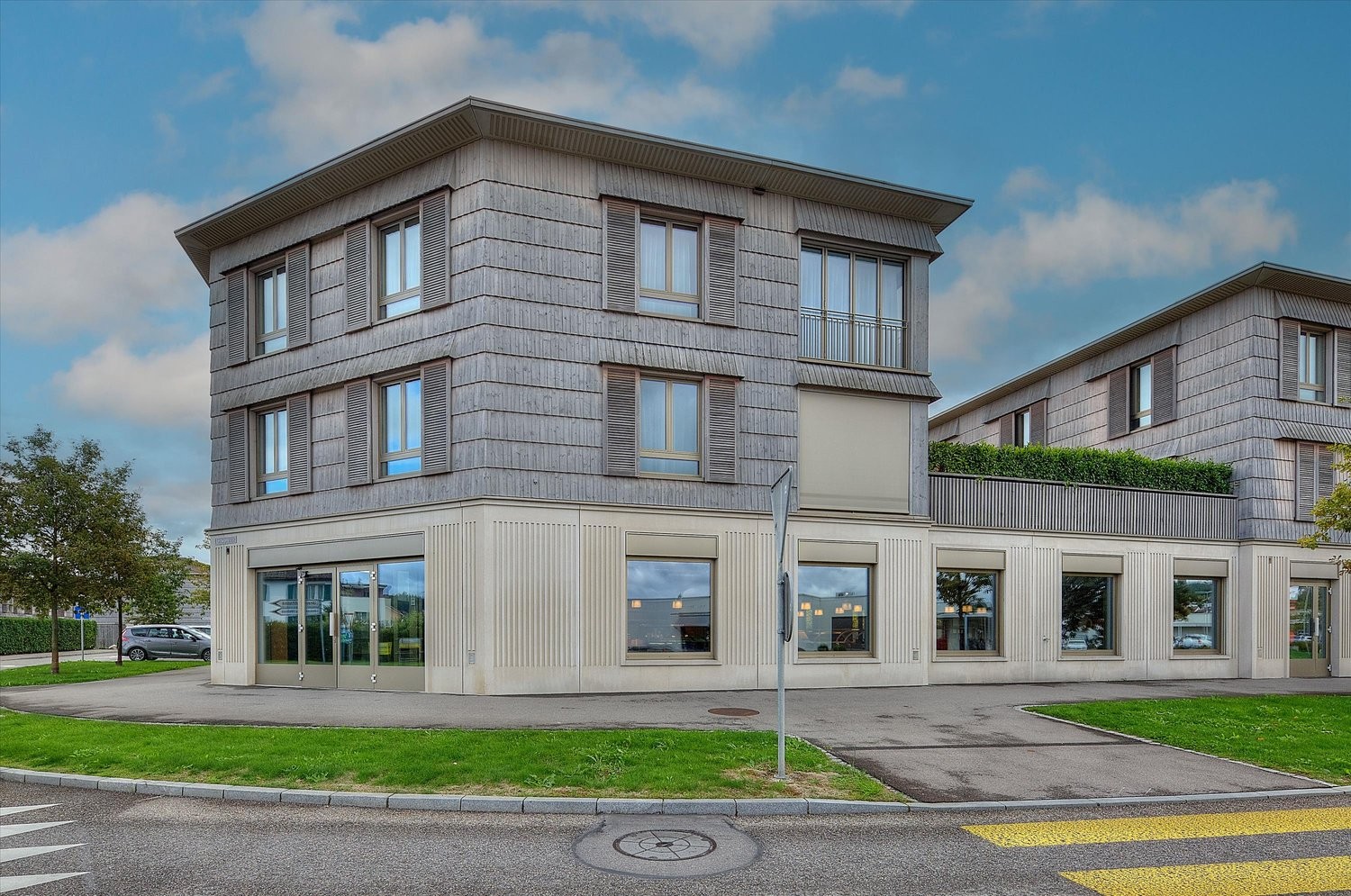 366m² commercial
