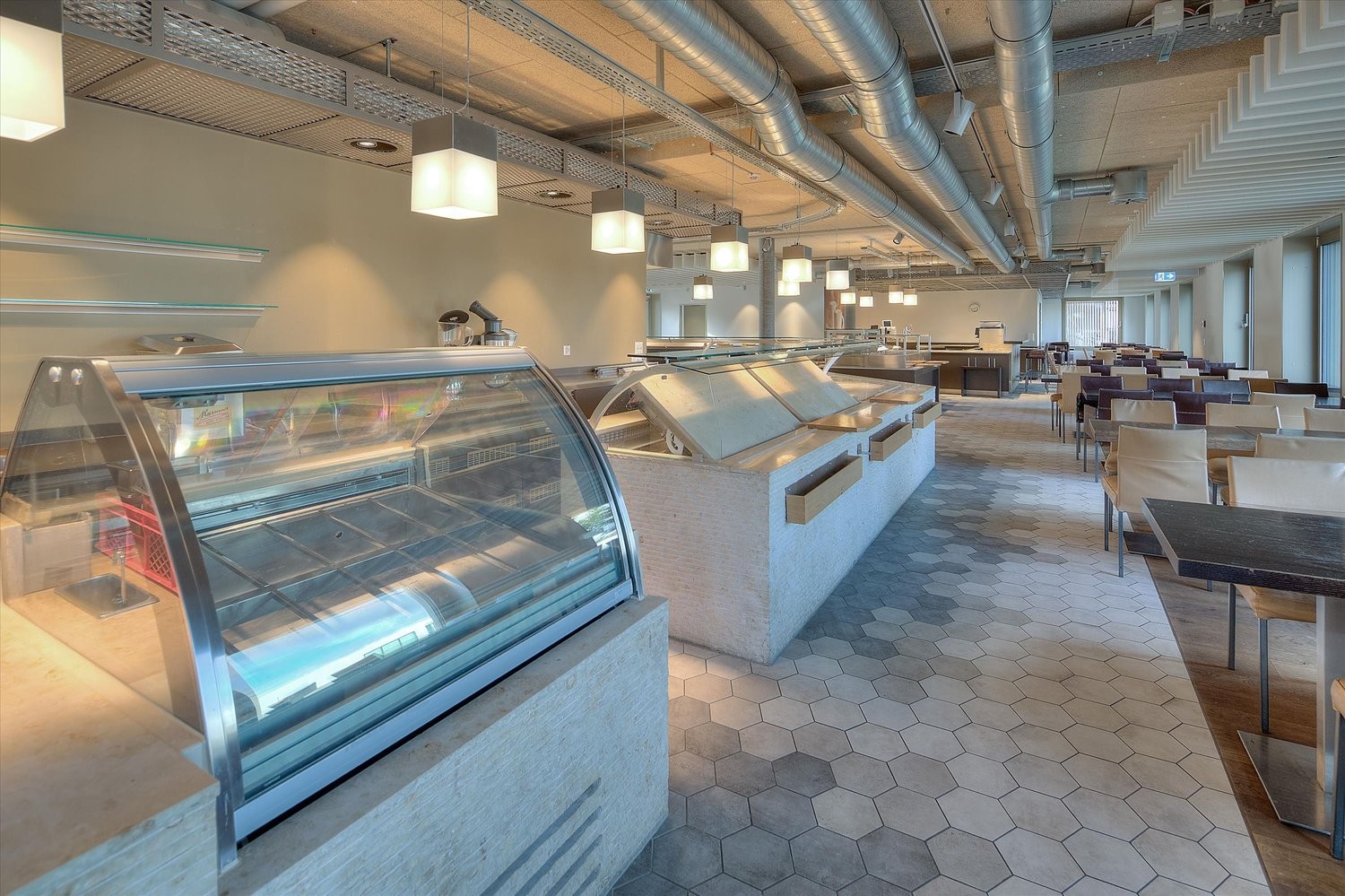 366m² commercial