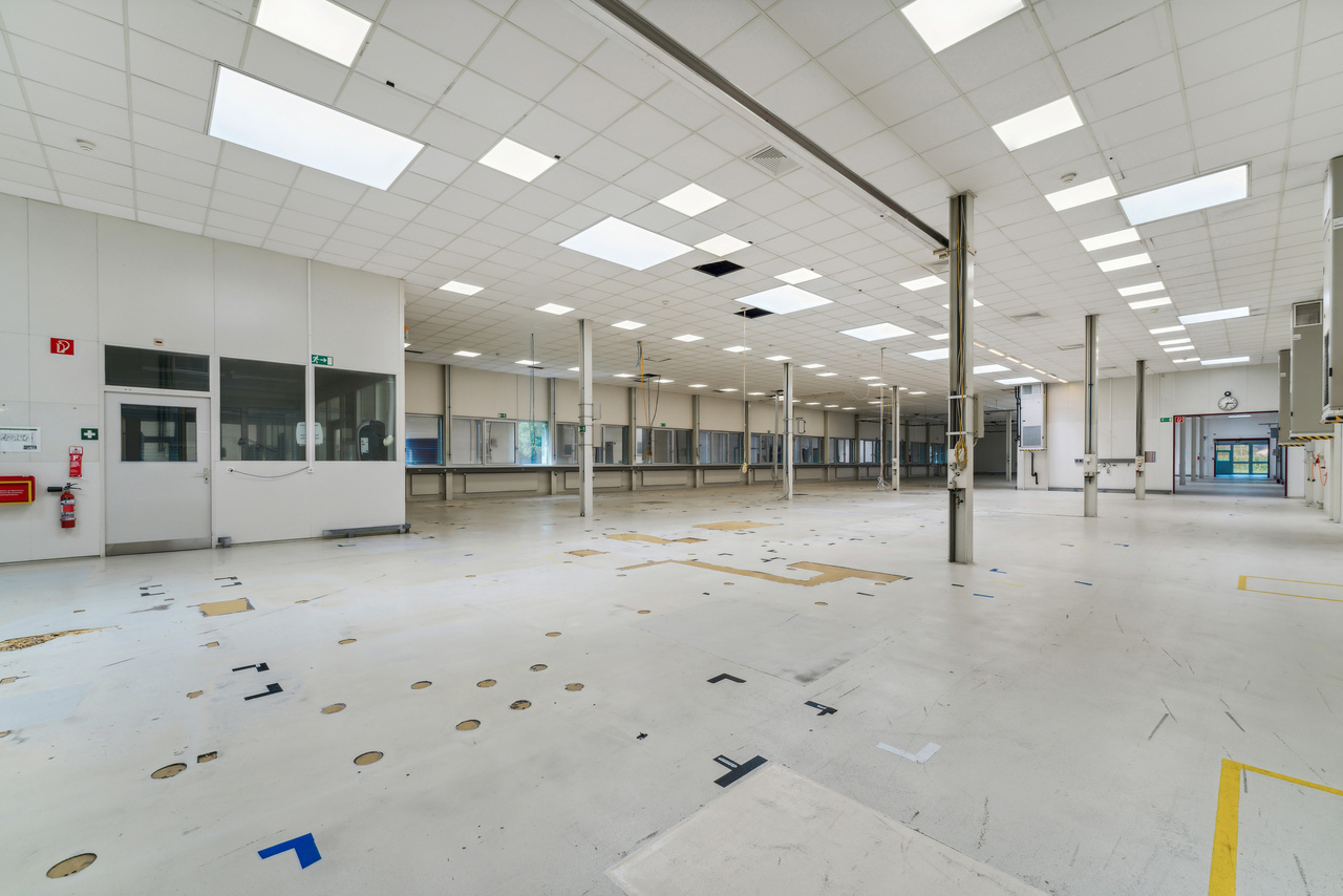 345m² atelier
