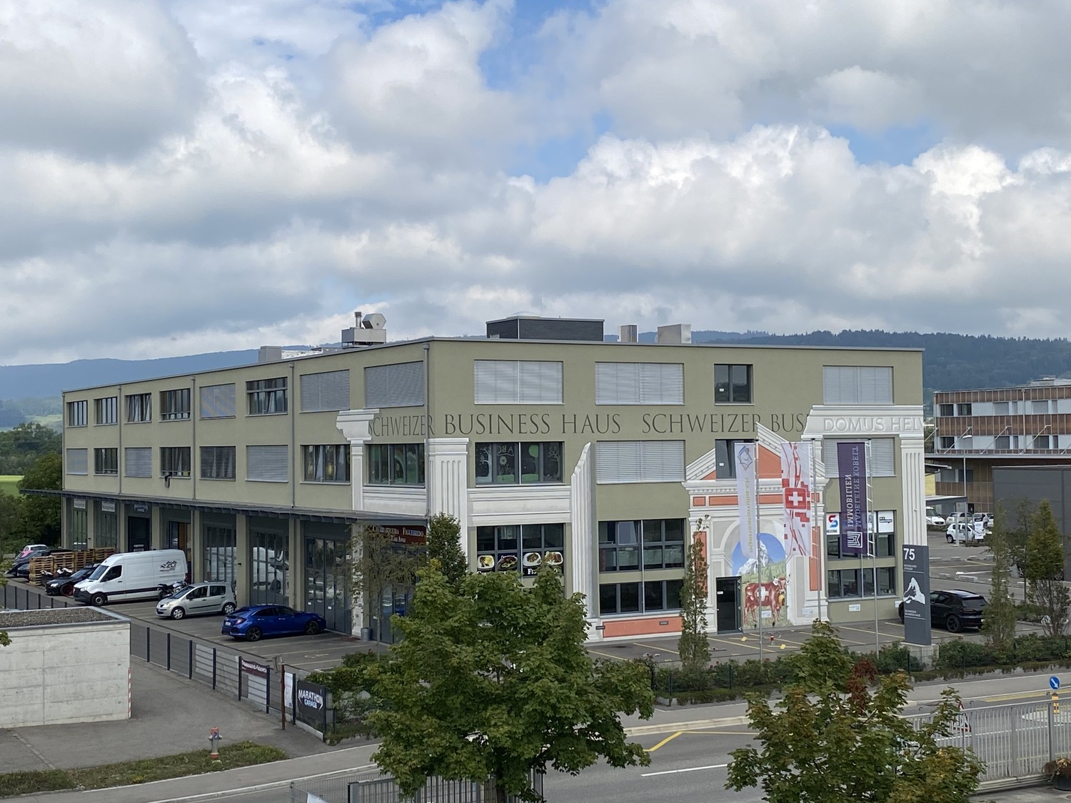 82m² office