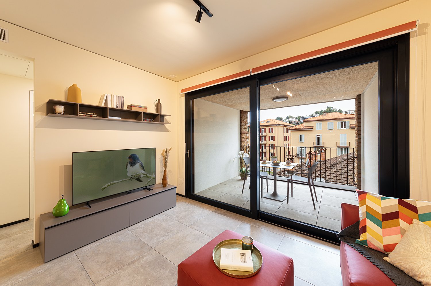 Appartement meublé de 2 ½ pièces","description":"Residenza Cittadella est une nouvelle solution résidentielle, conçue par l’Architecte Mario Botta et située au centre de la ville de Lugano, en Corso Elvezia 35.

A côté de la Residenza se dresse l’ancienne Basilique du Sacro Cuore et se trouvent le C, photo 4 sur 10