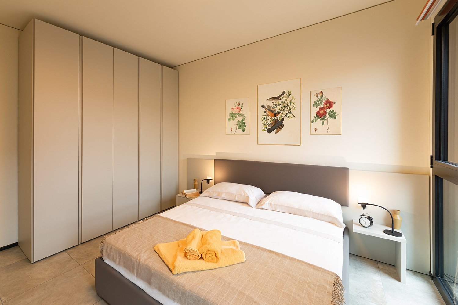Appartement meublé de 2 ½ pièces","description":"Residenza Cittadella est une nouvelle solution résidentielle, conçue par l’Architecte Mario Botta et située au centre de la ville de Lugano, en Corso Elvezia 35.

A côté de la Residenza se dresse l’ancienne Basilique du Sacro Cuore et se trouvent le C, photo 6 sur 10