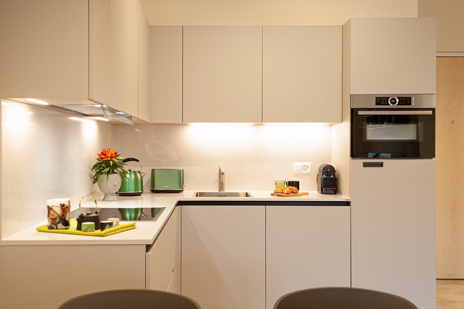 Appartement meublé de 2 ½ pièces","description":"Residenza Cittadella est une nouvelle solution résidentielle, conçue par l’Architecte Mario Botta et située au centre de la ville de Lugano, en Corso Elvezia 35.

A côté de la Residenza se dresse l’ancienne Basilique du Sacro Cuore et se trouvent le C, photo 5 sur 10