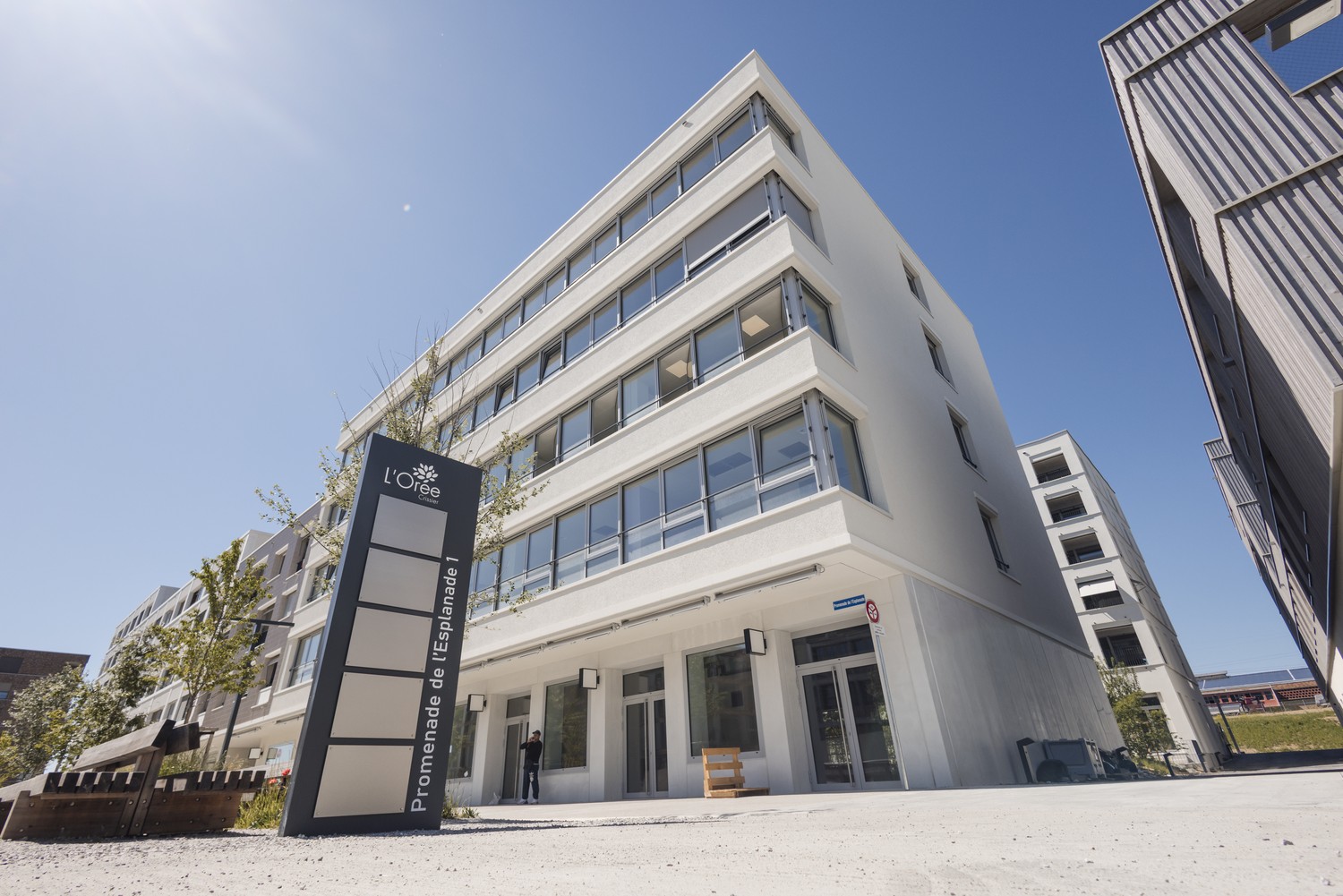 99m² office
