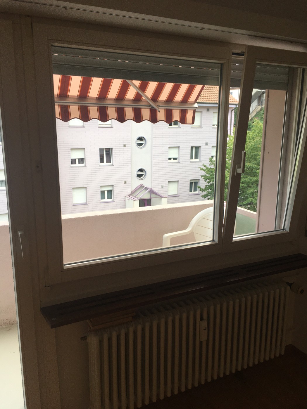 Chambre dans un appartement partagé