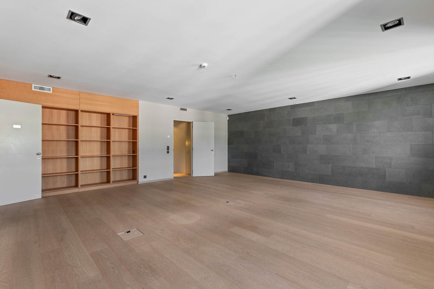 206m² office, photo 1 sur 10