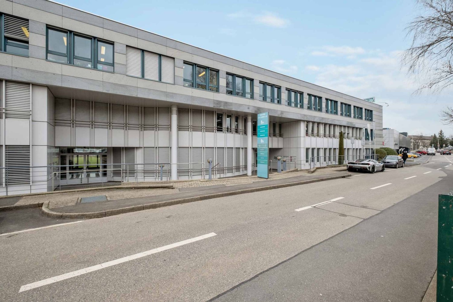 169m² office