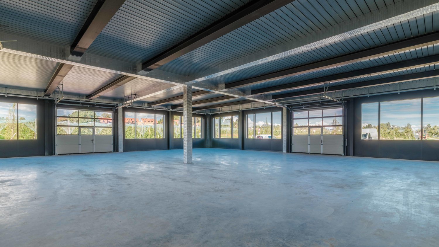 259m² industrial object, photo 3 sur 8
