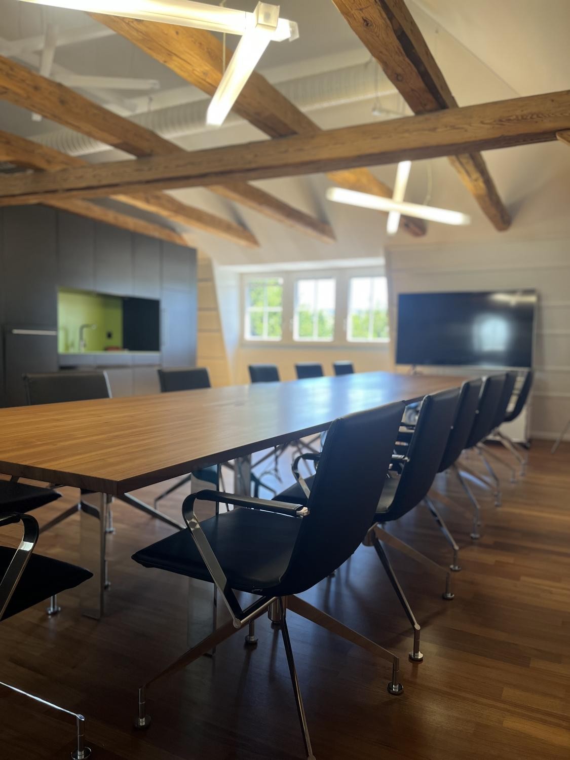 130m² commercial