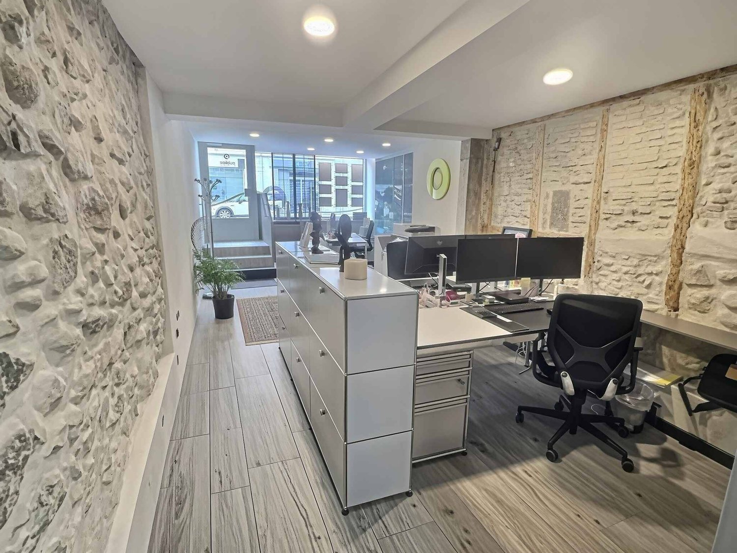 60m² office, photo 1 sur 4