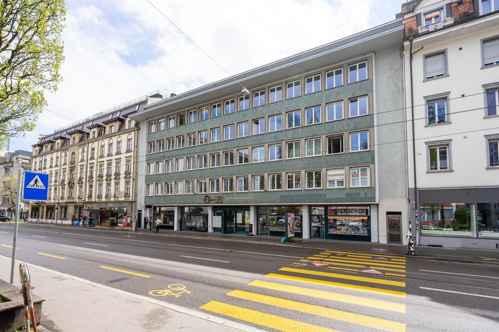 166m² commercial, photo 1 sur 6