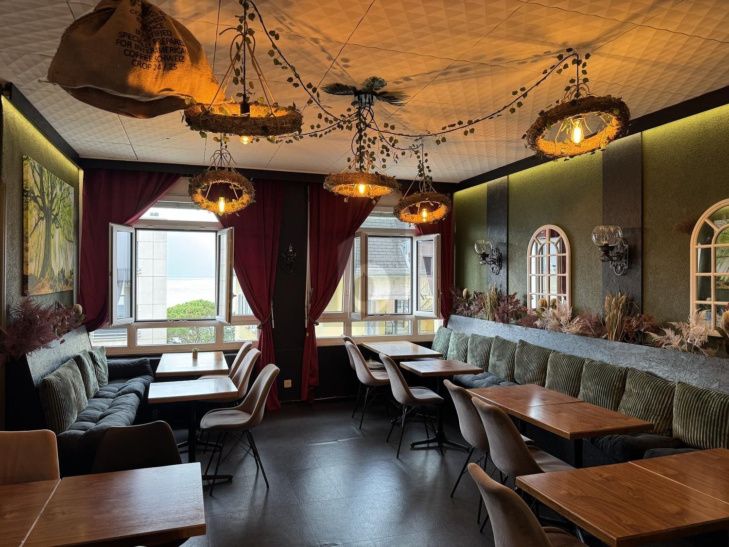 80m² restaurant
