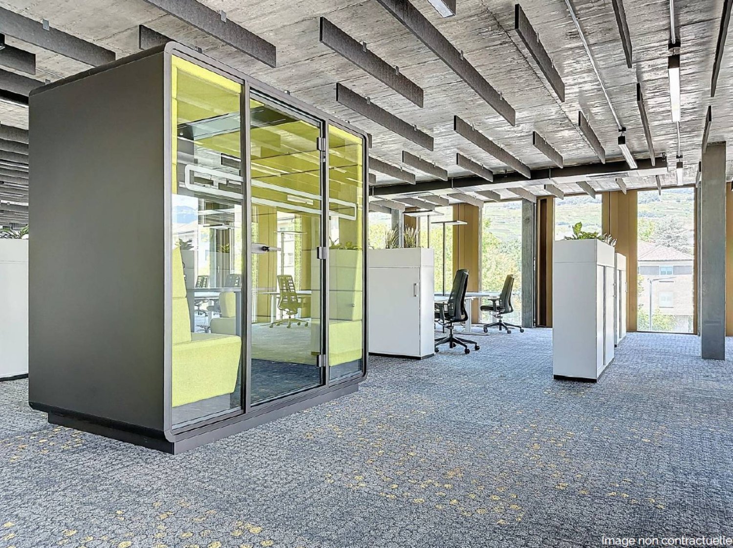 1100m² office