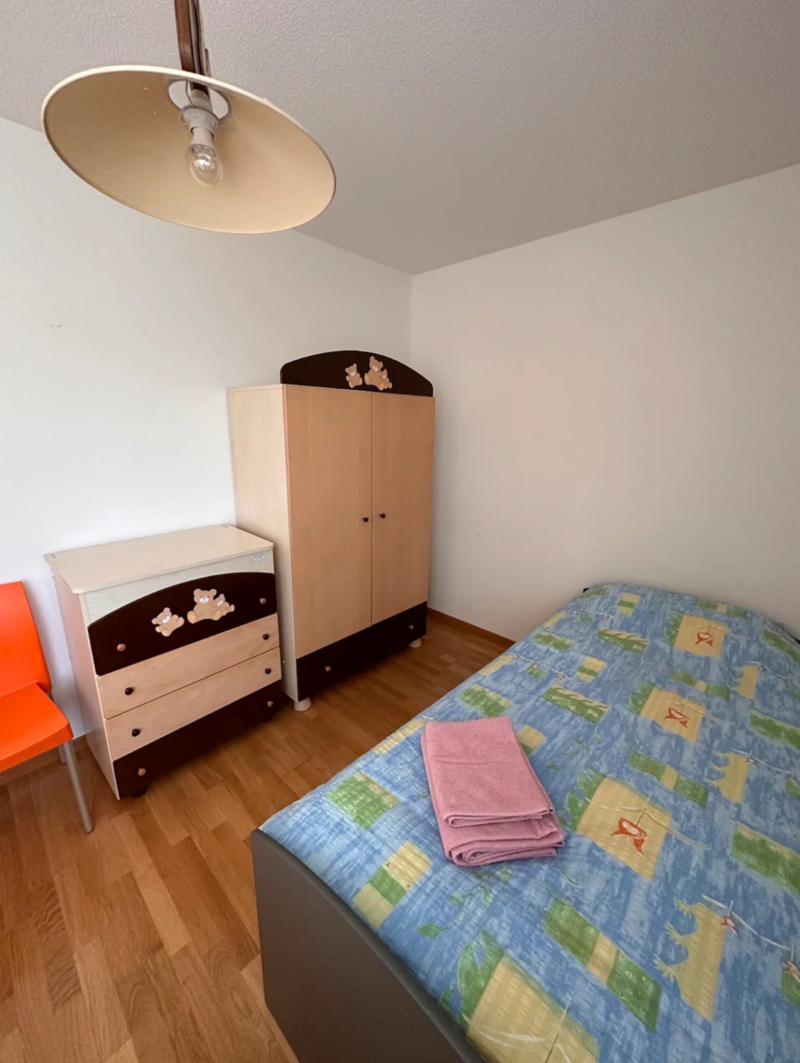Chambre dans une colocation

Seulement après connaissance, NON FUMEURS, avec un contrat de travail régulier., photo 4 sur 7