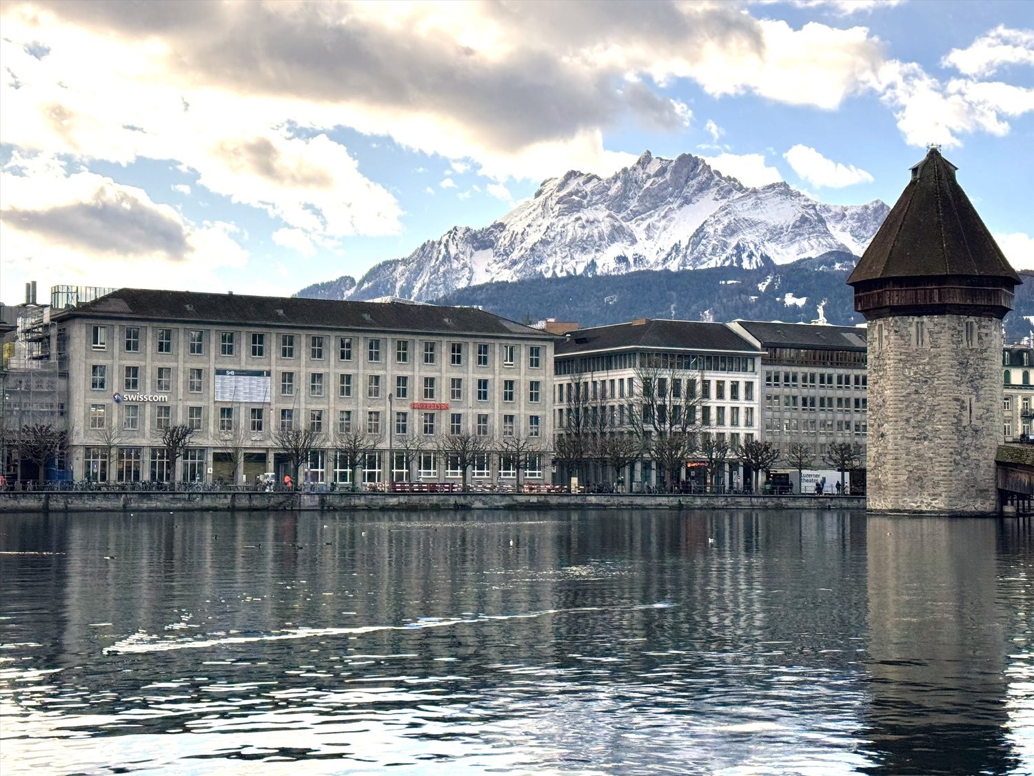 Magasin de 379m²