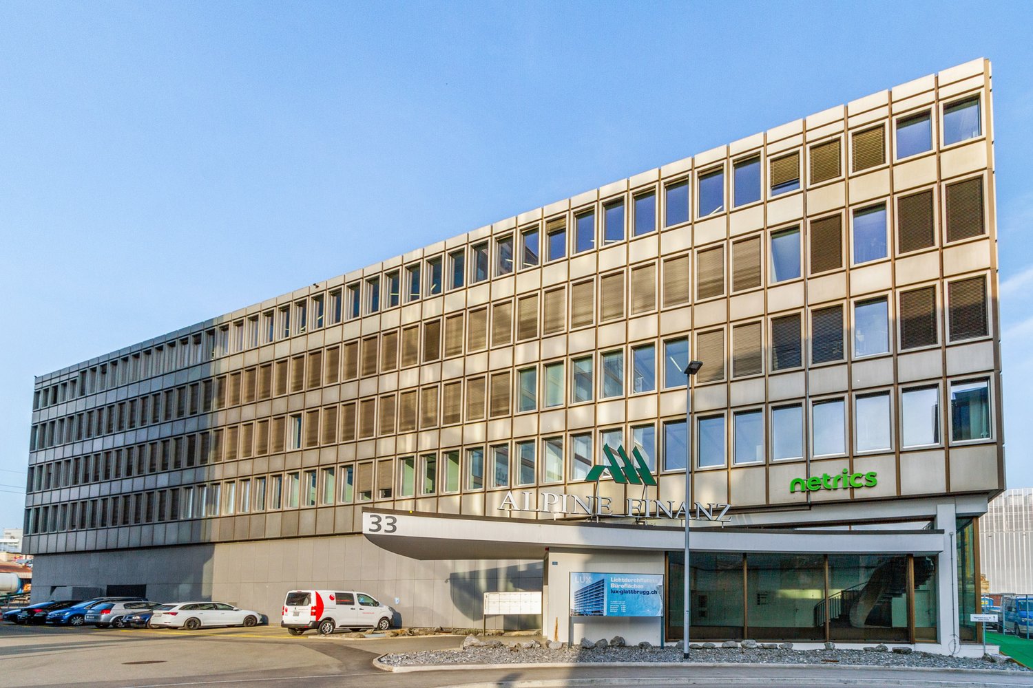 805m² de bureaux, photo 1 sur 10