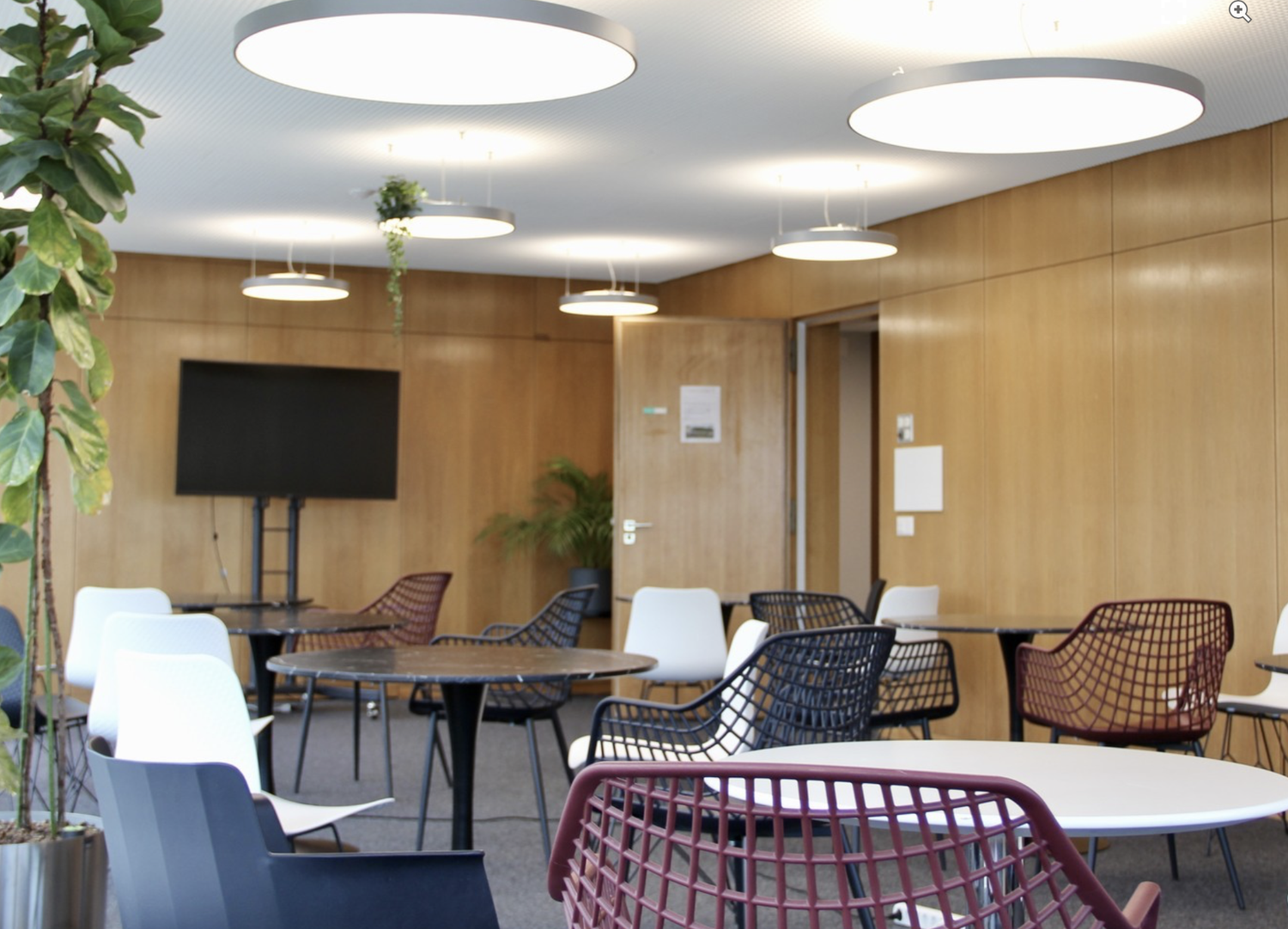22m² office
