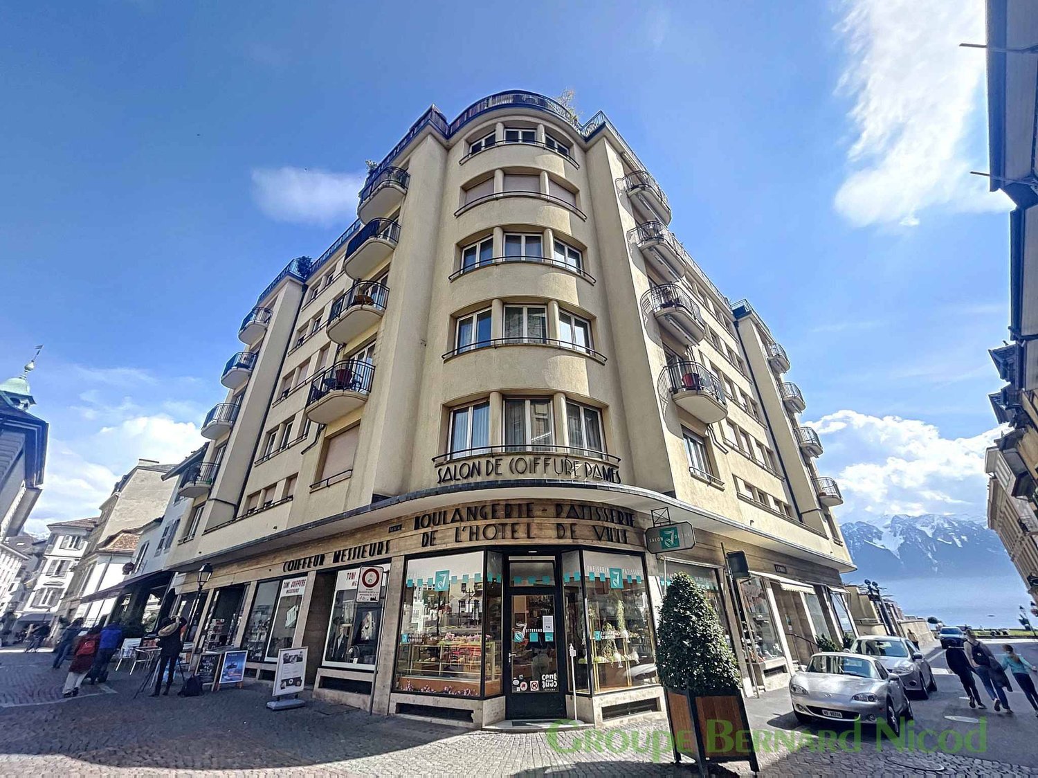 410m² commercial, photo 1 sur 10