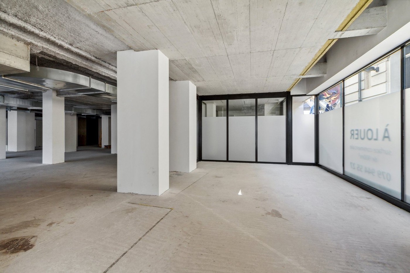909m² shop, photo 7 sur 10