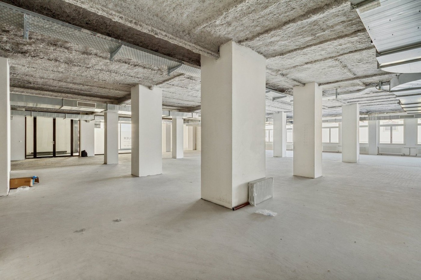 909m² shop, photo 10 sur 10