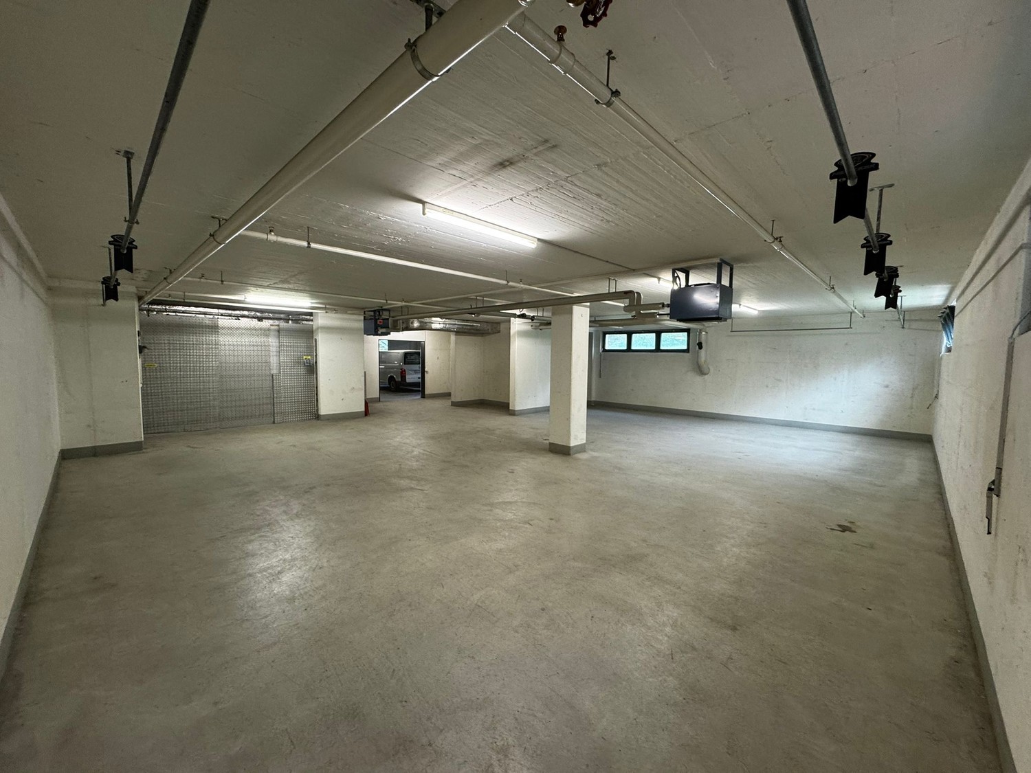 Local de stockage de 170m², photo 5 sur 6