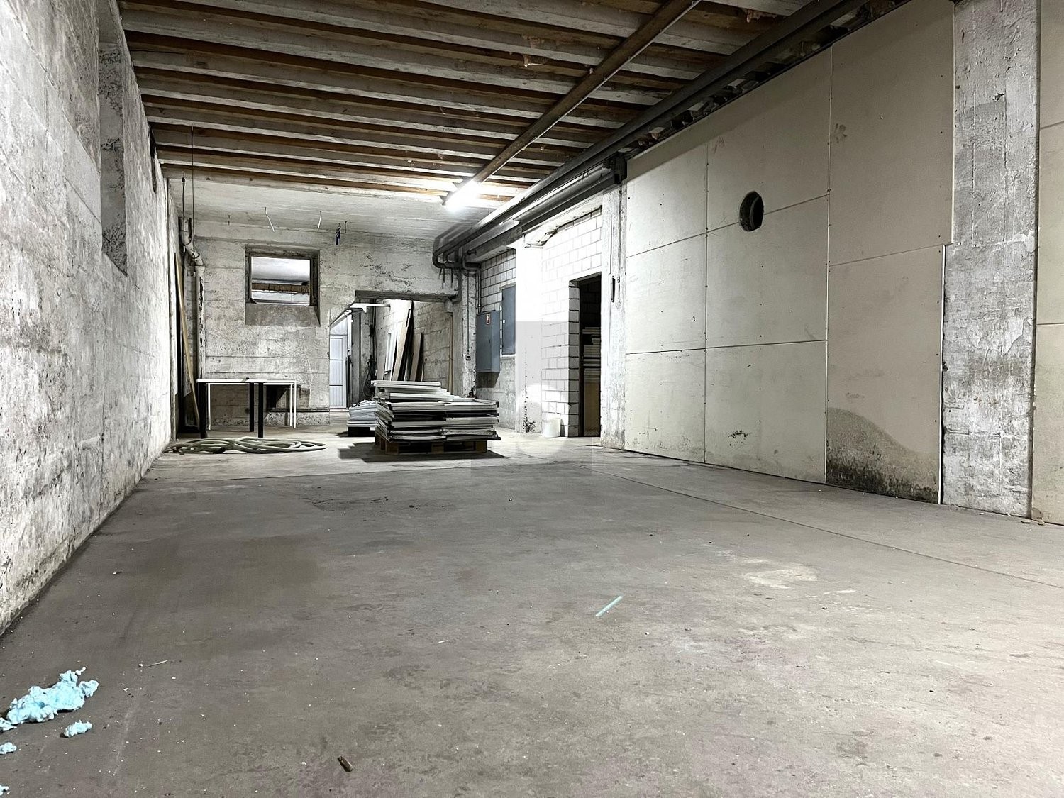 350m² de local de stockage, photo 1 sur 4