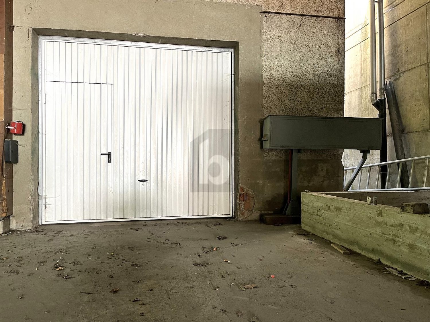 350m² de local de stockage, photo 3 sur 4