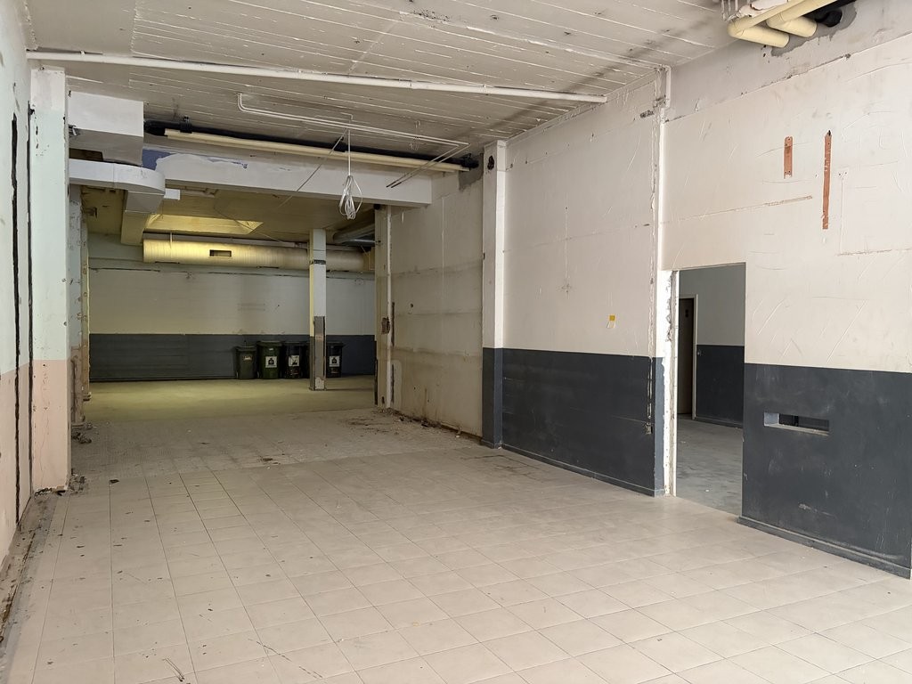 284m² arcade