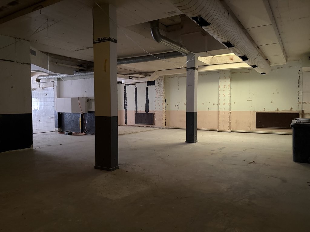284m² arcade