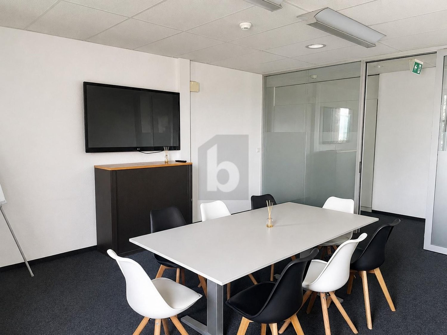 122m² office, photo 1 sur 4