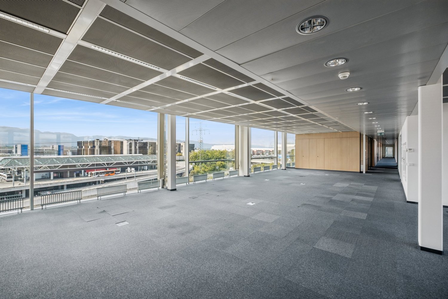 264m² office