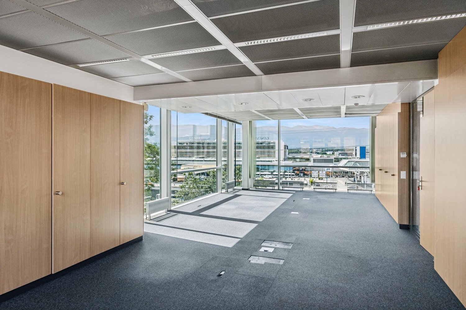 264m² office