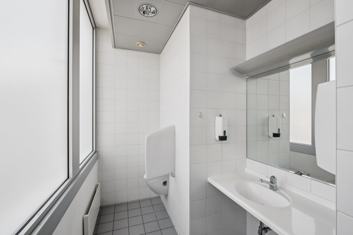 264m² office