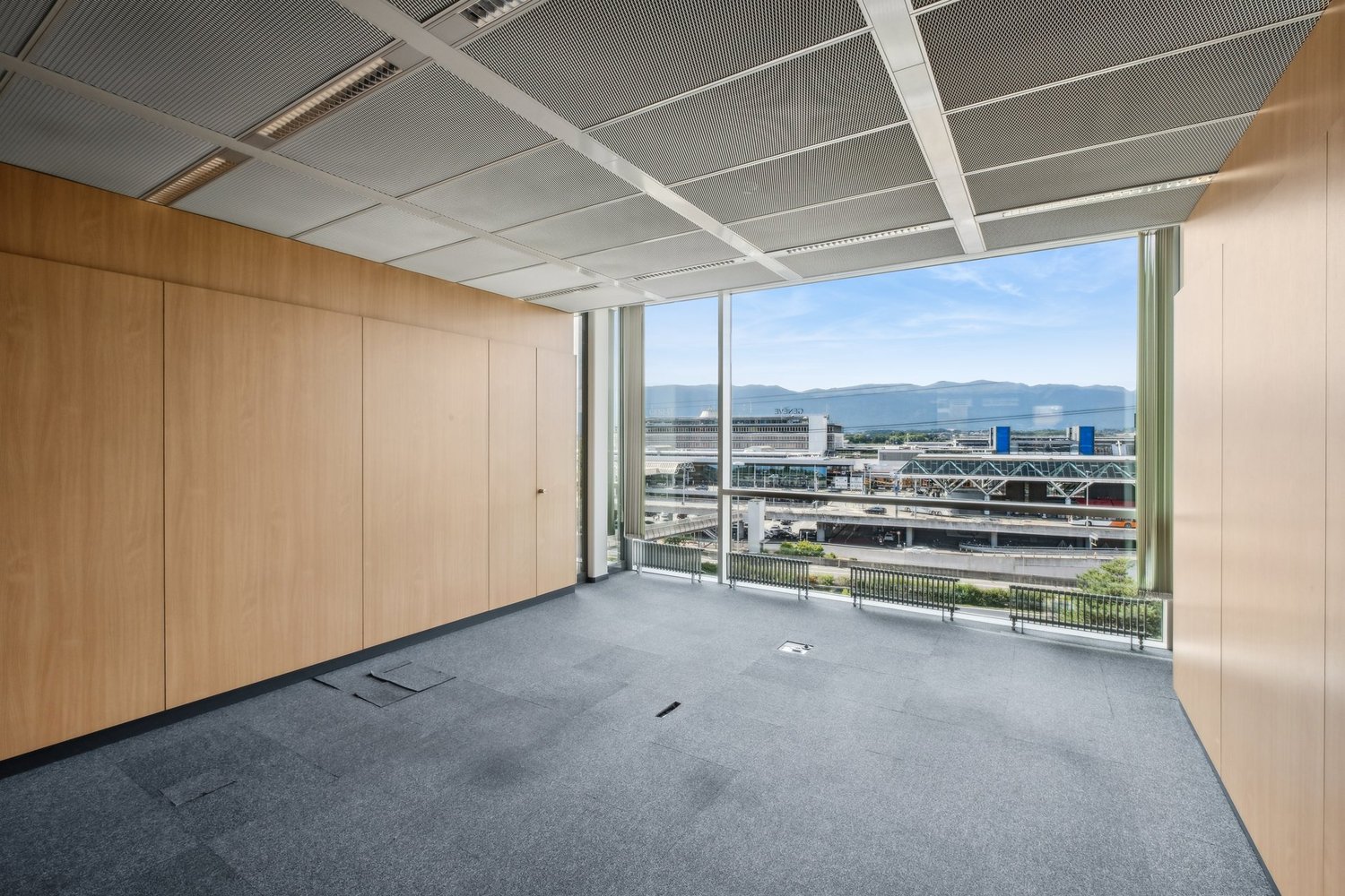 264m² office