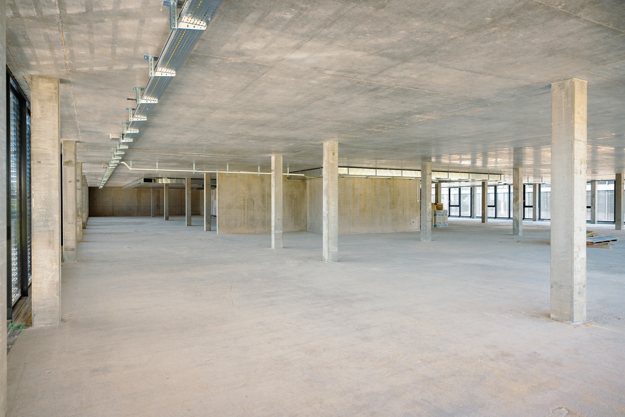 200m² atelier, photo 2 sur 6