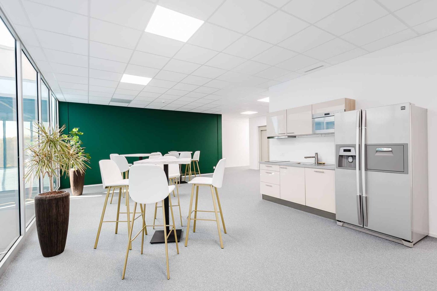 1'500 m² commercial, photo 3 sur 3